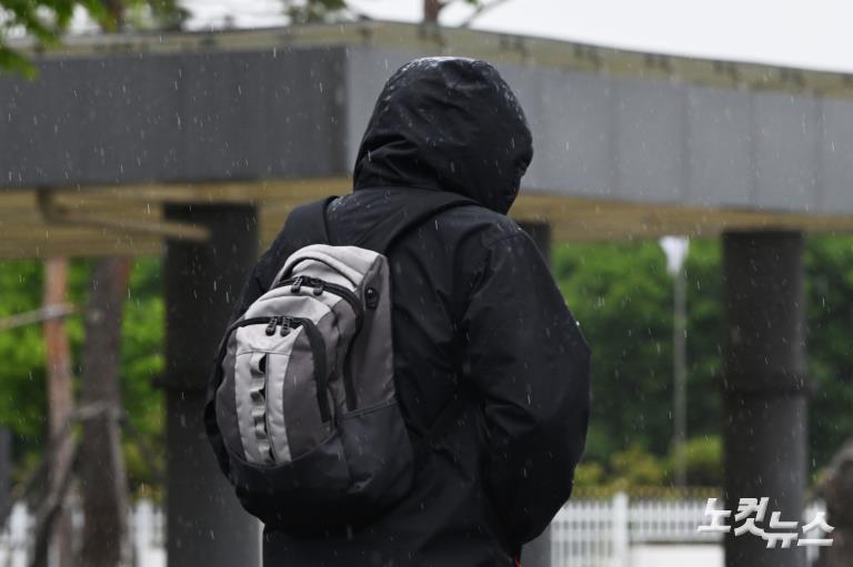 추적추적 내리는 봄비