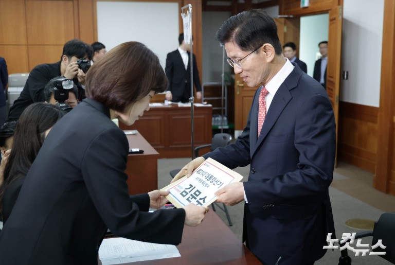 '기사회생' 김문수, 대선후보 등록