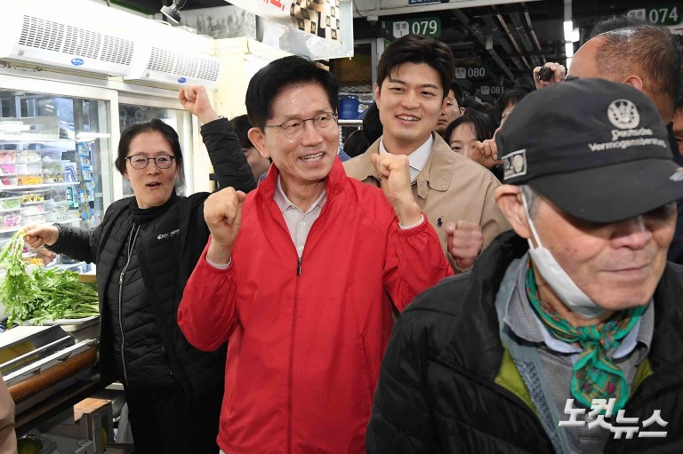 순대국밥 먹는 김문수