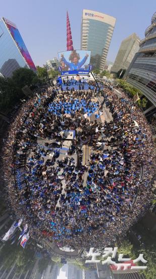 이재명 후보, '빛의 혁명' 광화문에서 첫 유세