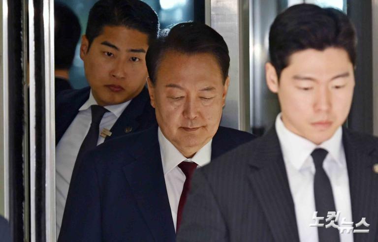 윤석열 오전 공판 종료