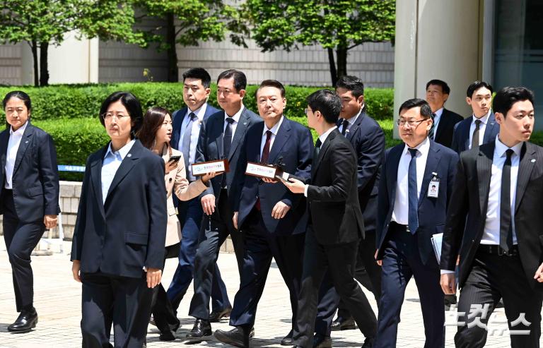 윤석열 오전 공판 종료