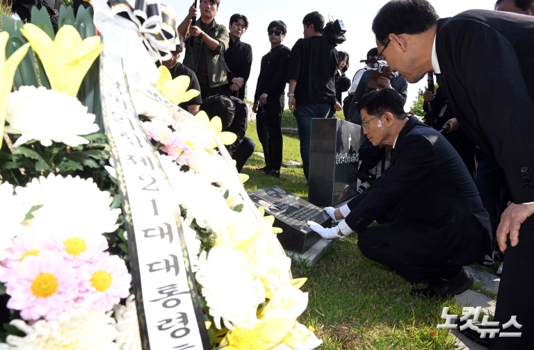 김문수, 국립신암선열공원 방문
