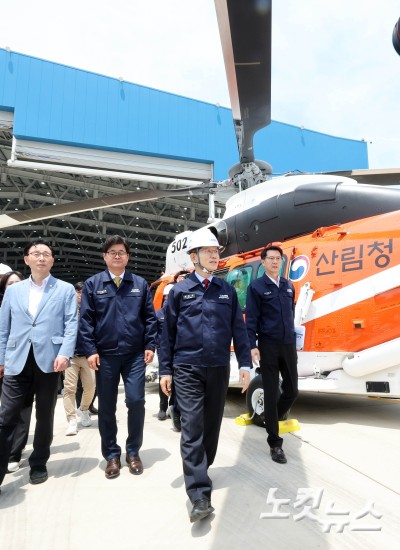 김문수, 사천 항공정비업체 방문