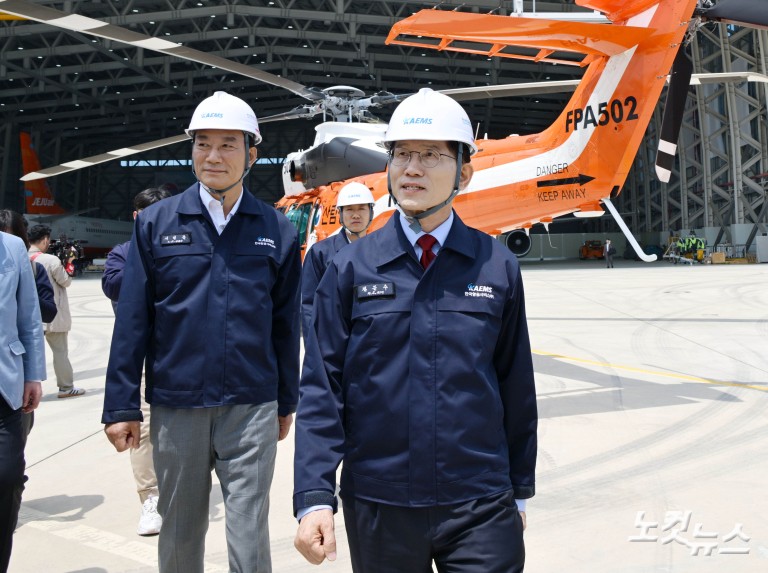 김문수, 사천 항공정비업체 방문