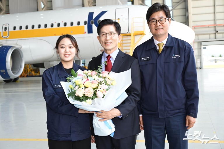 김문수, 사천 항공정비업체 방문