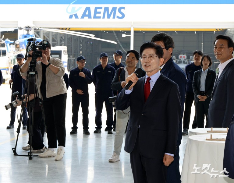 김문수, 사천 항공정비업체 방문