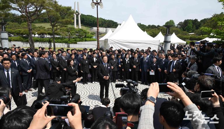 이재명, 5.18민주화운동기념식 참석