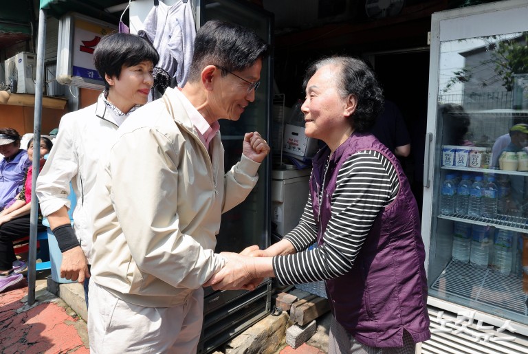 김문수, 영등포 쪽방촌 방문