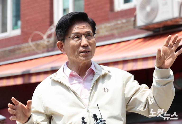 김문수, 영등포 쪽방촌 방문