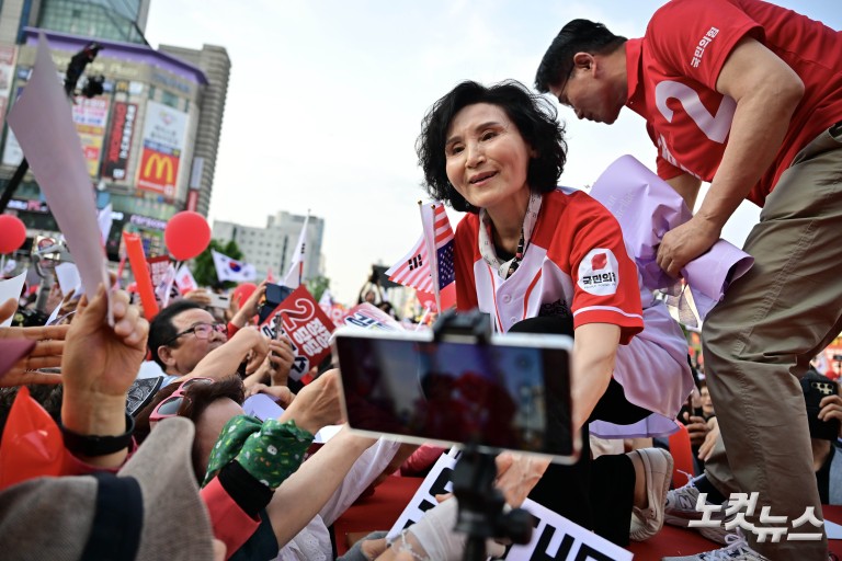 김문수, 가족과 부천 집중유세