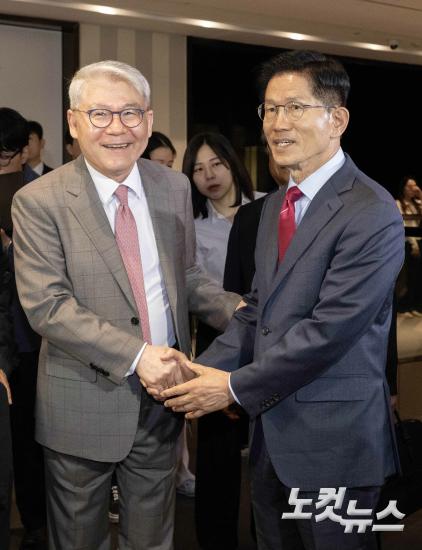 김문수, 국가와 민족을 위한 조찬기도회 참석