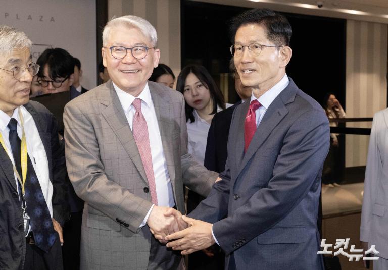 김문수, 국가와 민족을 위한 조찬기도회 참석