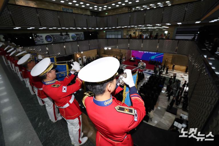 이재명 "모두의 대통령 되겠다"