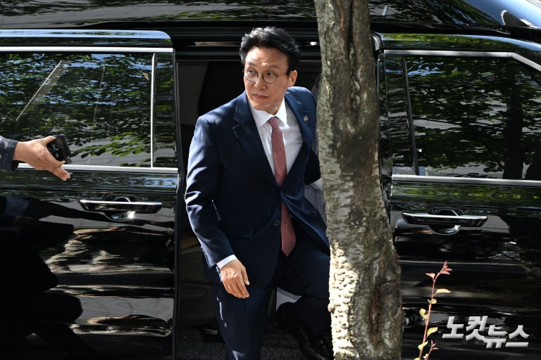 청문회 준비 사무실 첫 출근하는 김민석 국무총리 후보자