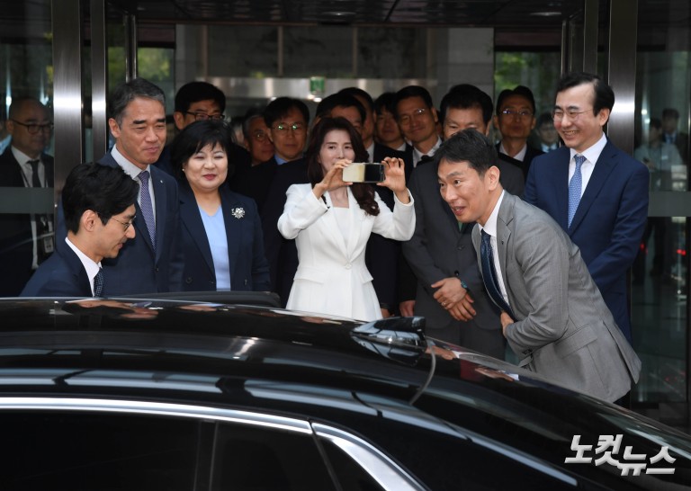 3년 임기 마친 이복현 금감원장