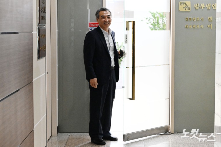 민중기 김건희 특검 “사회적 논란 많은 사건…객관적으로 봐야”