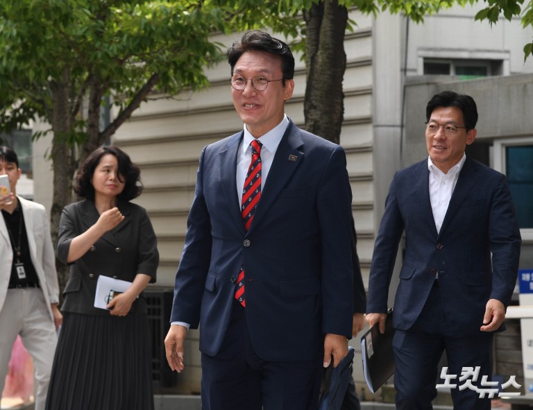 김민석 총리후보자, 식품·외식업계와 만나 물가 대응책 논의