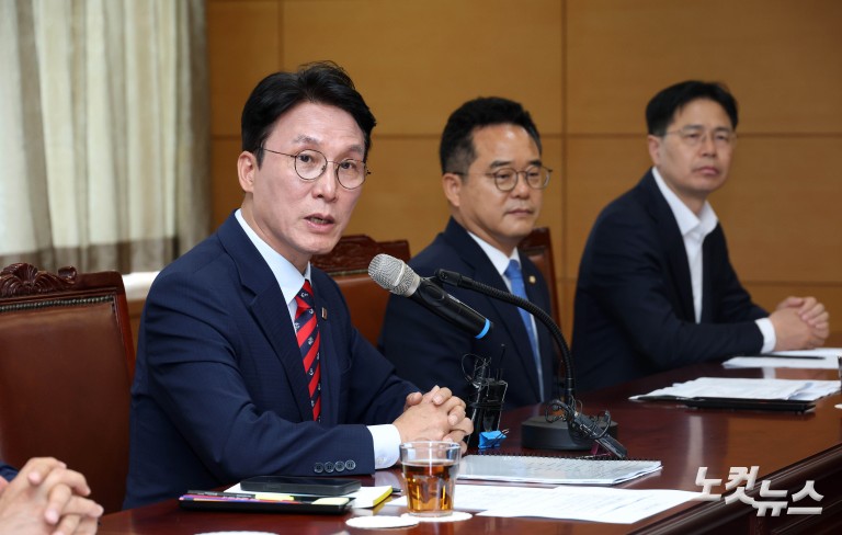 김민석 총리후보자, 식품·외식업계와 만나 물가 대응책 논의