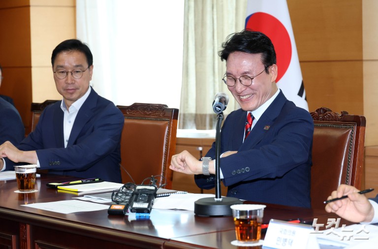 김민석 총리후보자, 식품·외식업계와 만나 물가 대응책 논의