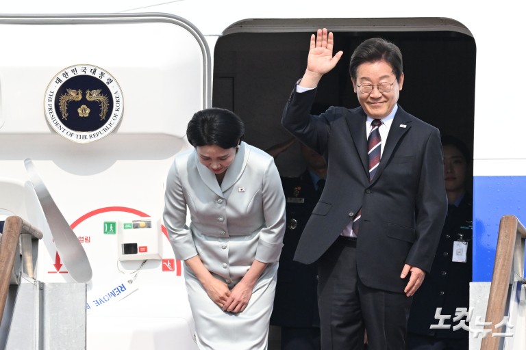 G7 정상회의 순방길 오른 이재명 대통령