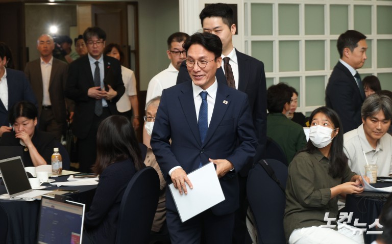 김민석 국무총리 후보자 외신기자 간담회