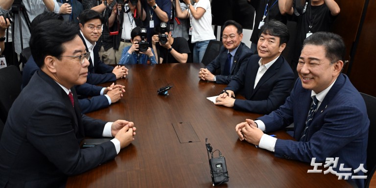 김병기-송언석, 여야 원내대표 회동