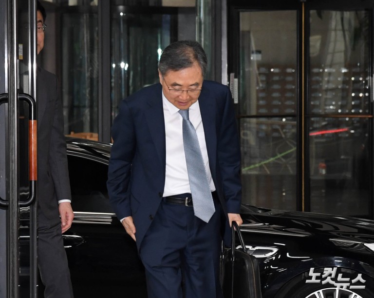 외교장관 후보자, 인사청문회 준비사무실 출근