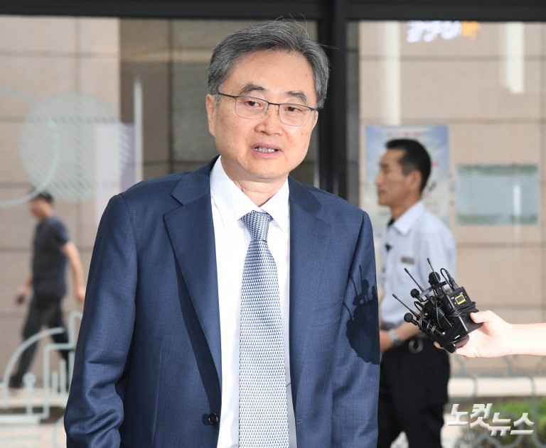 외교장관 후보자, 인사청문회 준비사무실 출근