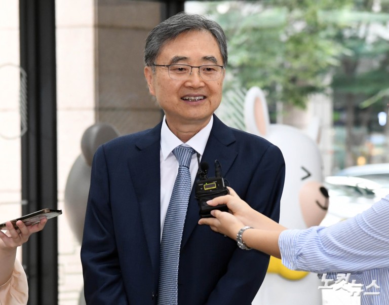 외교장관 후보자, 인사청문회 준비사무실 출근