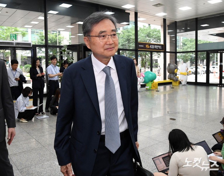 외교장관 후보자, 인사청문회 준비사무실 출근