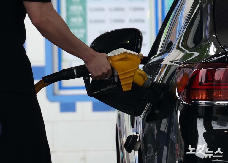 중동 불안에 주유소 기름값 2주 연속 상승