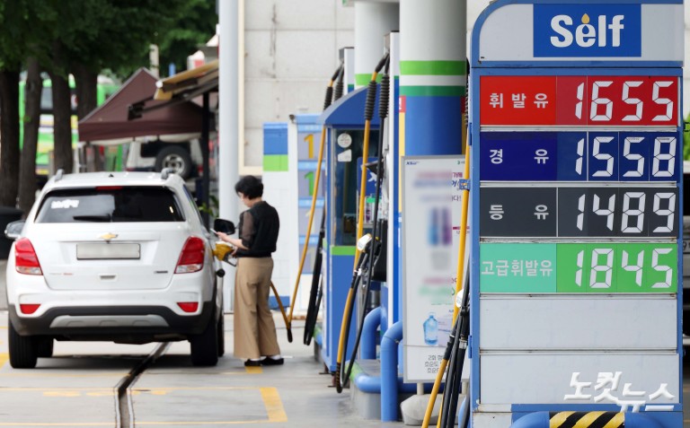 중동 불안에 주유소 기름값 2주 연속 상승