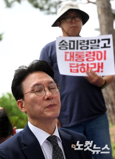 김민석 총리, 농민단체 농성장 방문