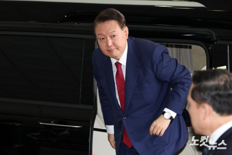 윤석열, 내란특검 2차 소환 조사 출석
