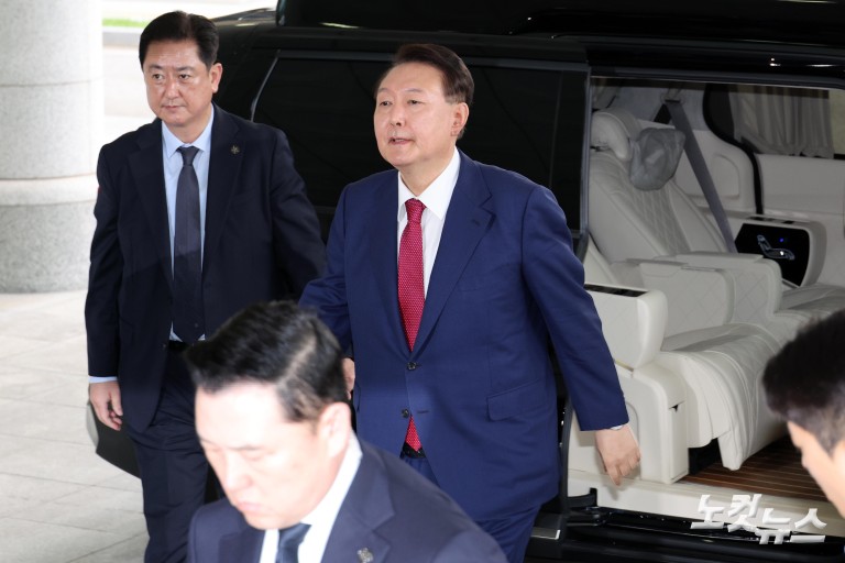 윤석열, 내란특검 2차 소환 조사 출석