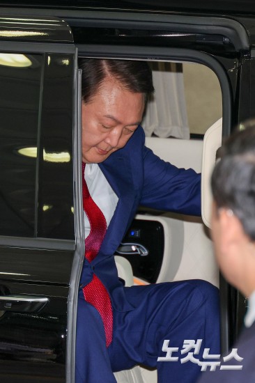 윤석열, 내란특검 2차 소환 조사 출석