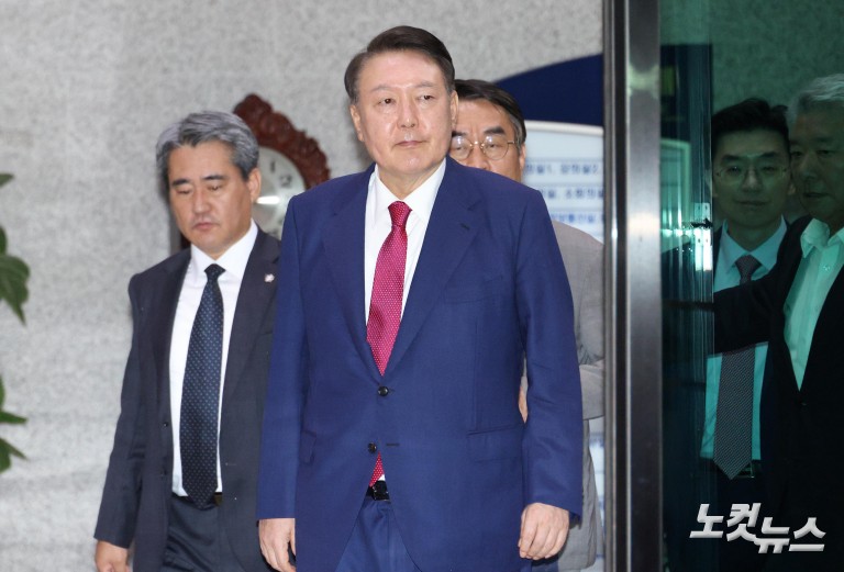 윤석열, 14시간 반 내란특검 2차 종료