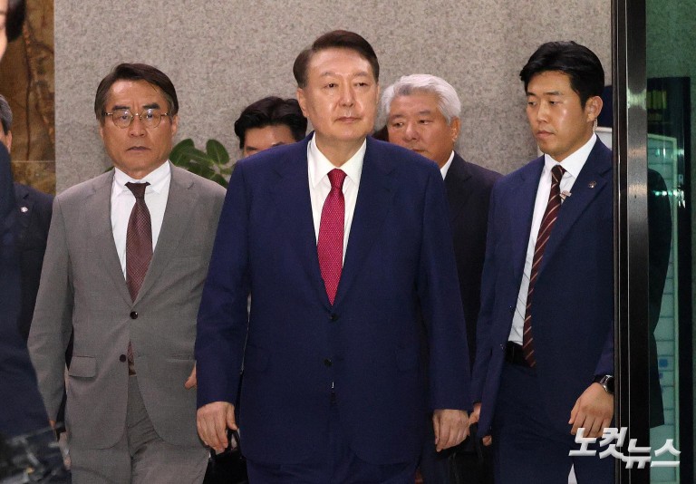 윤석열, 14시간 반 내란특검 2차 종료