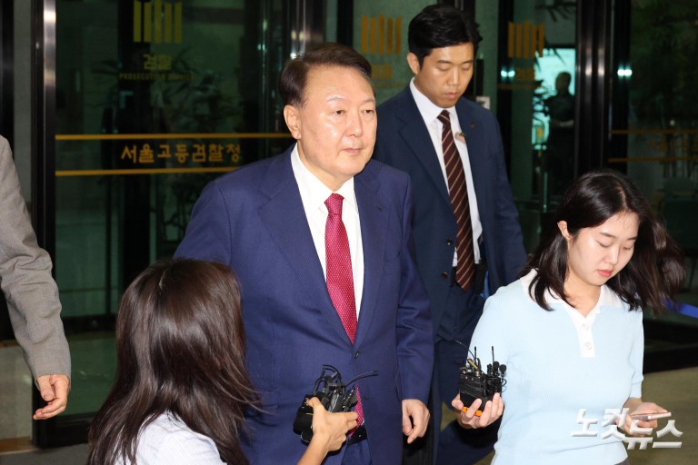 윤석열, 14시간 반 내란특검 2차 종료