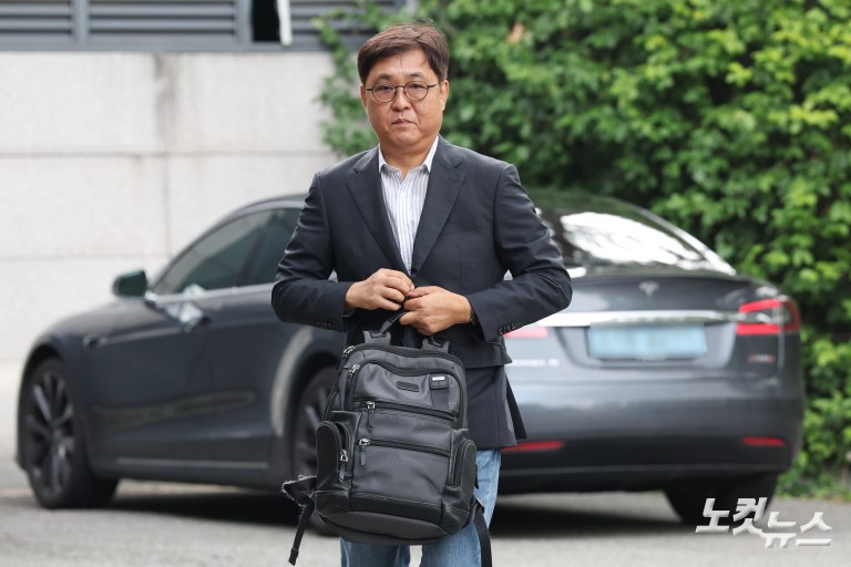 최휘영 문체부 장관 후보자, 청문회 준비 사무실 출근