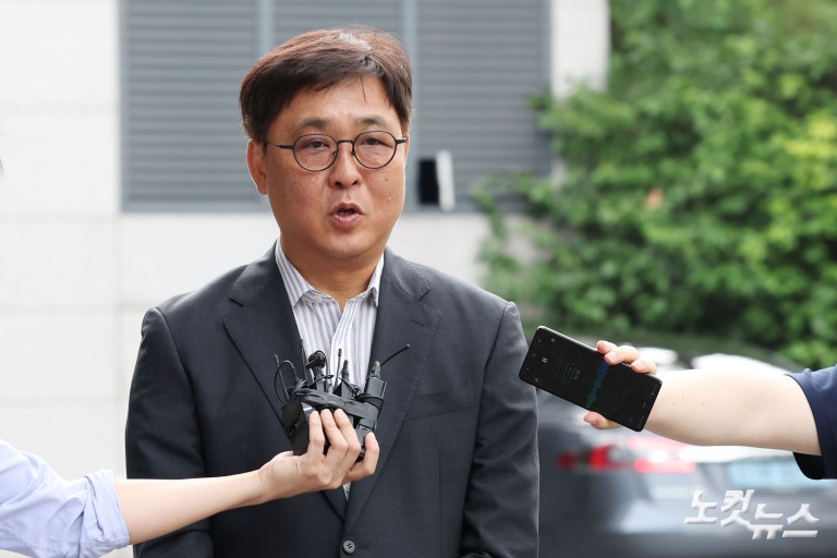 최휘영 문체부 장관 후보자, 청문회 준비 사무실 출근