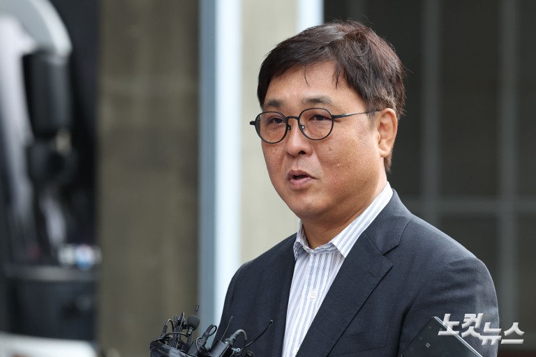 최휘영 문체부 장관 후보자, 청문회 준비 사무실 출근