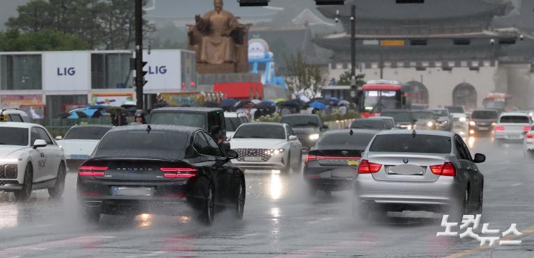 '극한 폭우' 곳곳 통제, 운행 중지