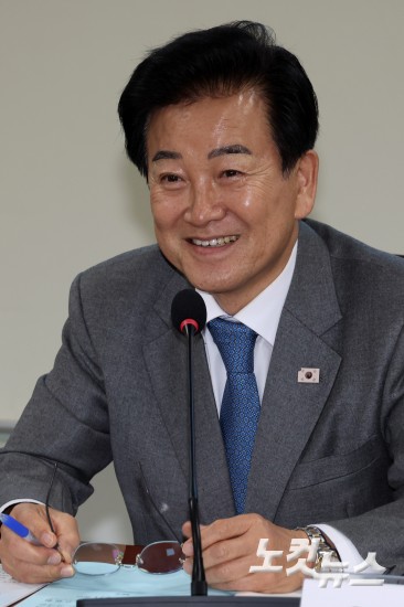 동북아평화공존포럼토론회 참석한 정동영 통일부 장관