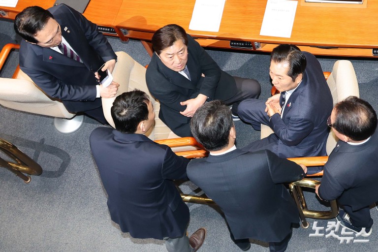 '허위조작정보근절법' 통과