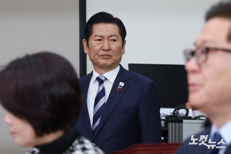 더불어민주당 정청래 대표, 취임 후 첫 공식 기자회견