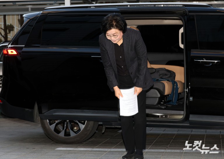 고개숙인 이혜훈 "내란, 민주주의 파괴 불법행위…실체파악 못했다" 사과