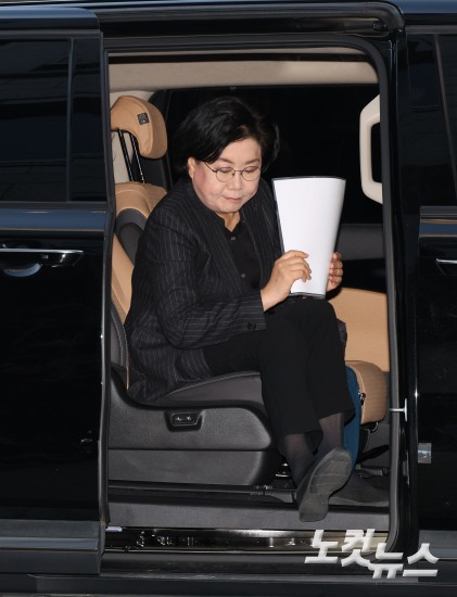 고개숙인 이혜훈 "내란, 민주주의 파괴 불법행위…실체파악 못했다" 사과