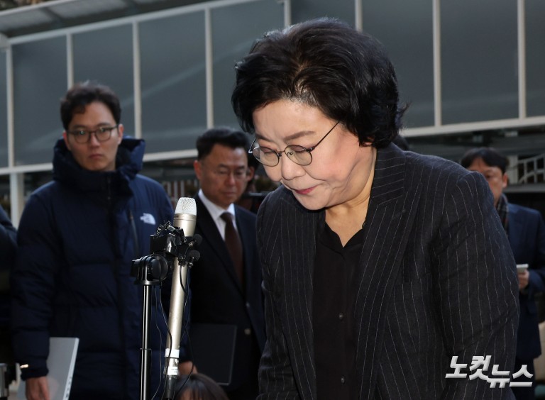 고개숙인 이혜훈 "내란, 민주주의 파괴 불법행위…실체파악 못했다" 사과